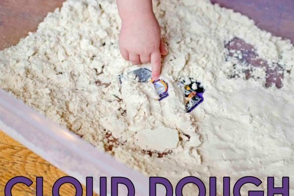 CLOUD DOUGH HIDE AND SEEK: A fun taste safe sensory activity for toddlers; a quick and easy activity that toddlers will love; a fast to prep activity that you have all the ingredients for! So quick and easy and fun for toddlers to play