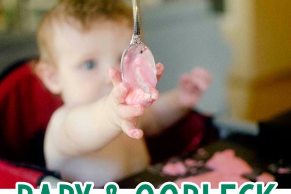 EASY BABY SENSORY ACTIVITY: What a great baby activity! Babies will love this fun sensory activity; an easy indoor activity for baby; play with oobleck; oobleck activity; a great high chair activity from Busy Toddler