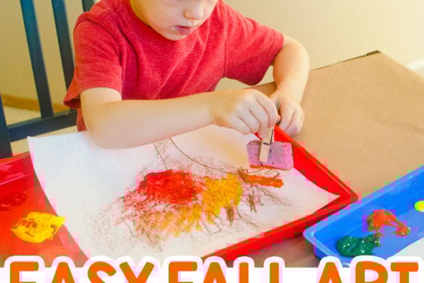 EASY FALL ART ACTIVITIES: Toddlers and preschoolers will love this art activity! Easy art activity for toddlers and preschoolers; quick indoor activity for toddlers; easy indoor activity for preschoolers; fall activity from Busy Toddler (sponsored by Lakeshore)