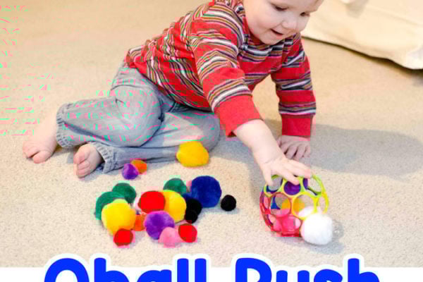 POM POM OBALL PUSH: A quick and easy activity; taby activity; toddler activity; easy indoor activity; fine motor skills activity; easy rainy day activity from Busy Toddler