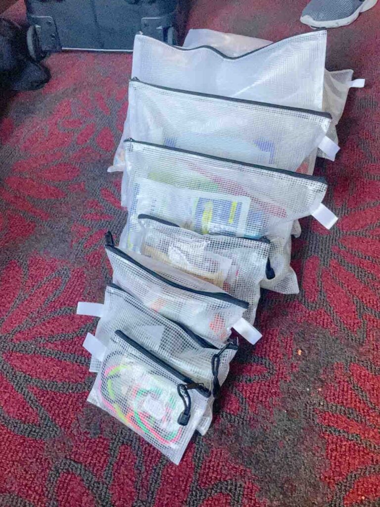 The famous "zipper pouches" from Instagram are used to organize a family.