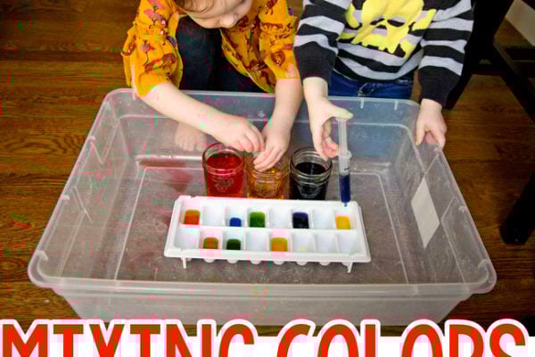 MIXING COLORS: A quick and easy science activity; science activity for toddlers; preschool science activity; learning colors activity; color vocabulary for toddlers; fine motor skills activity; experimenting with toddlers from Busy Toddler