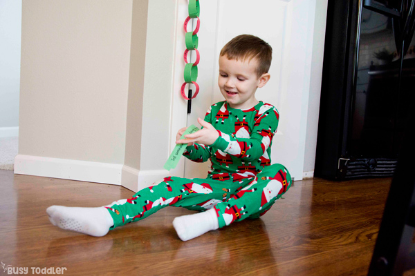 Paper chain countdown to celebrate the Christmas season with random acts of kindness